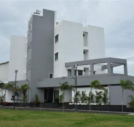 Sai Krupa Lawn And Regency, Buldhana Ngoại thất bức ảnh