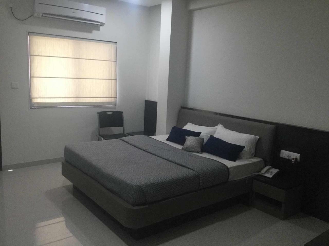 Sai Krupa Lawn And Regency, Buldhana Ngoại thất bức ảnh