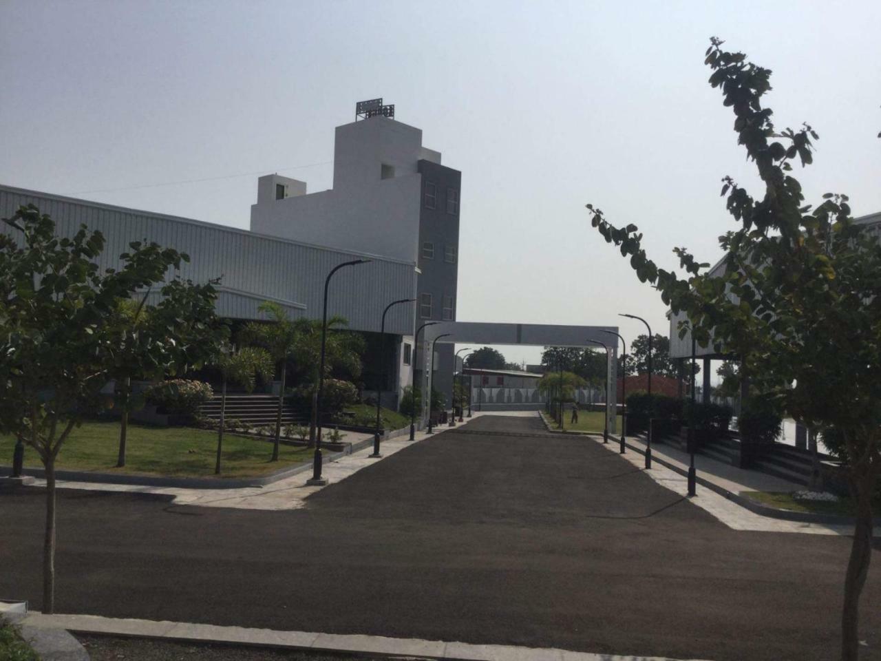 Sai Krupa Lawn And Regency, Buldhana Ngoại thất bức ảnh
