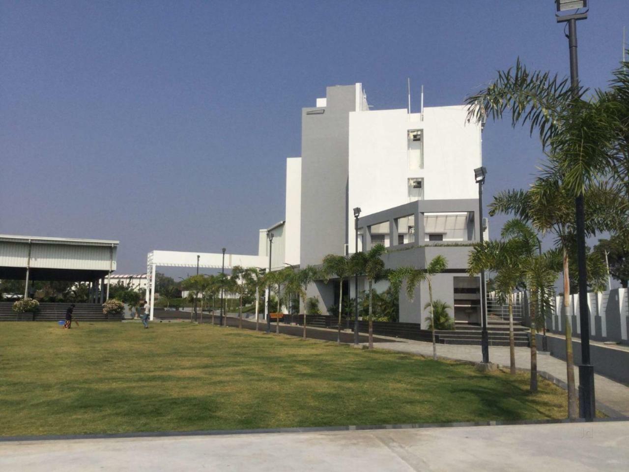 Sai Krupa Lawn And Regency, Buldhana Ngoại thất bức ảnh